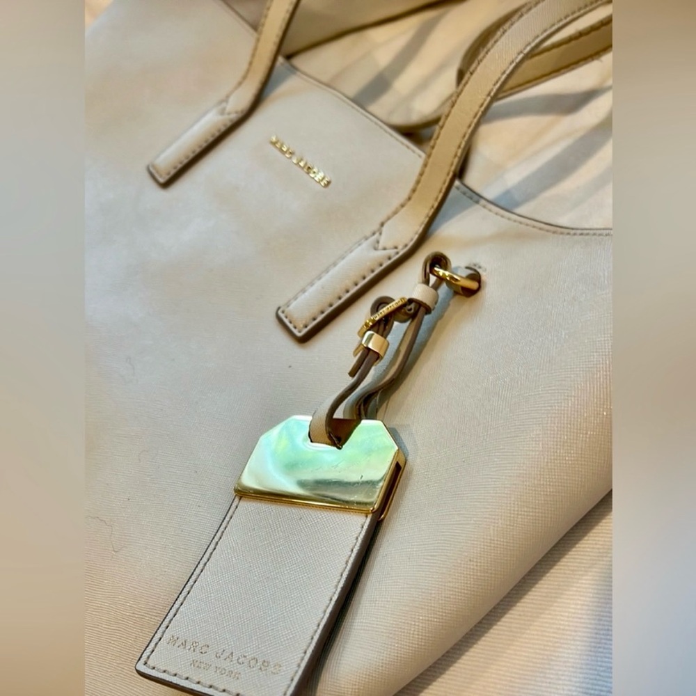 Marc Jacobs Sidekick Tan Luggage Tag 2019SS Plain Gold Leather Logo Purse Tote - Picture 14 of 14